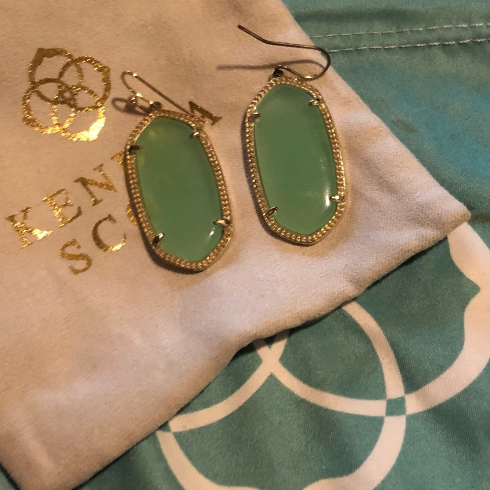 Kendra Scott green gold Elle drop earrings